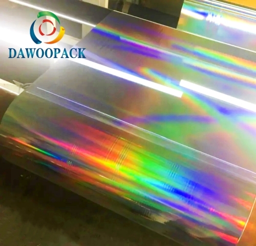 Vaccum aluminum metalizing seamless pet hologram film rainbow.jpg